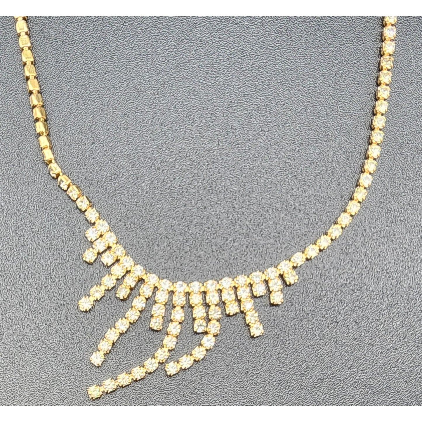 Lot of 4 Vintage Gold Tone Necklaces Mixed Styles Elegant Women’s Jewelry