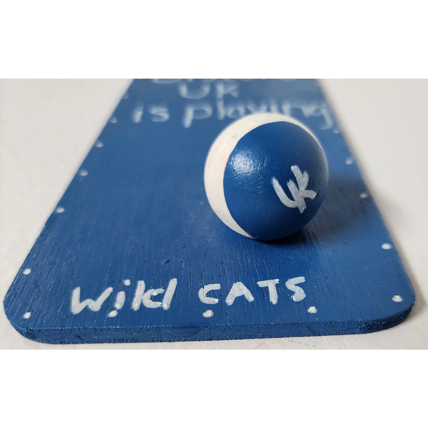 Vintage Handmade UK Wildcats Door Hanger “Do Not Disturb” w/ Basketball Ornament