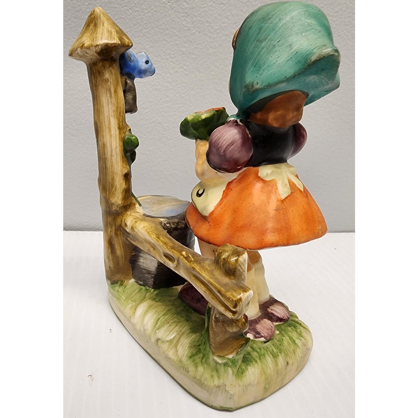 Vintage Norcrest Japan Boy & Girl Figurine Pair Hand Painted 4.75" Collectible