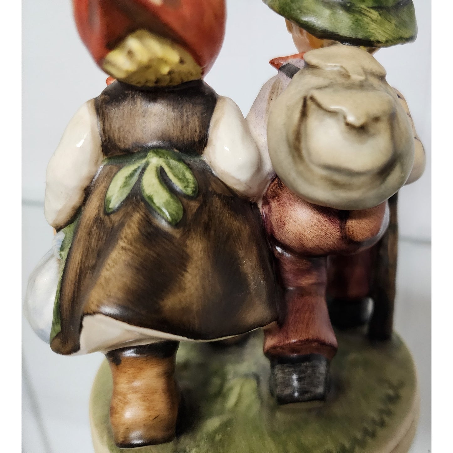 Goebel Hummel #383 “Going Home” Figurine TMK-4 1972 W. Germany 5” Hand Painted