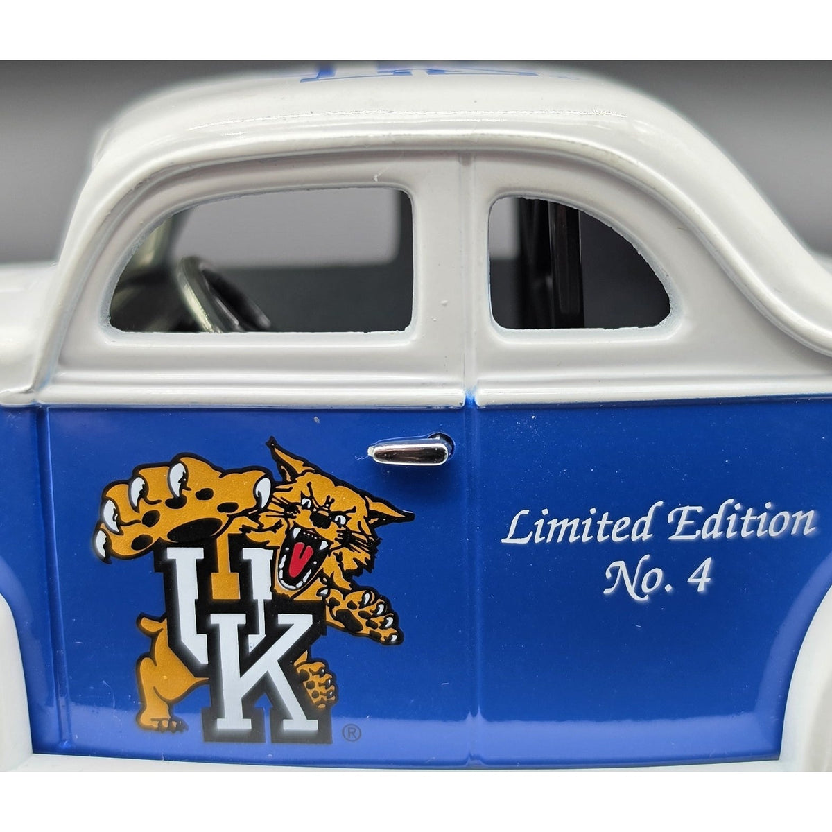 Vintage ERTL Kentucky Wildcats #4 1940 Ford Coupe Diecast Bank W/ Key 1:24 UK