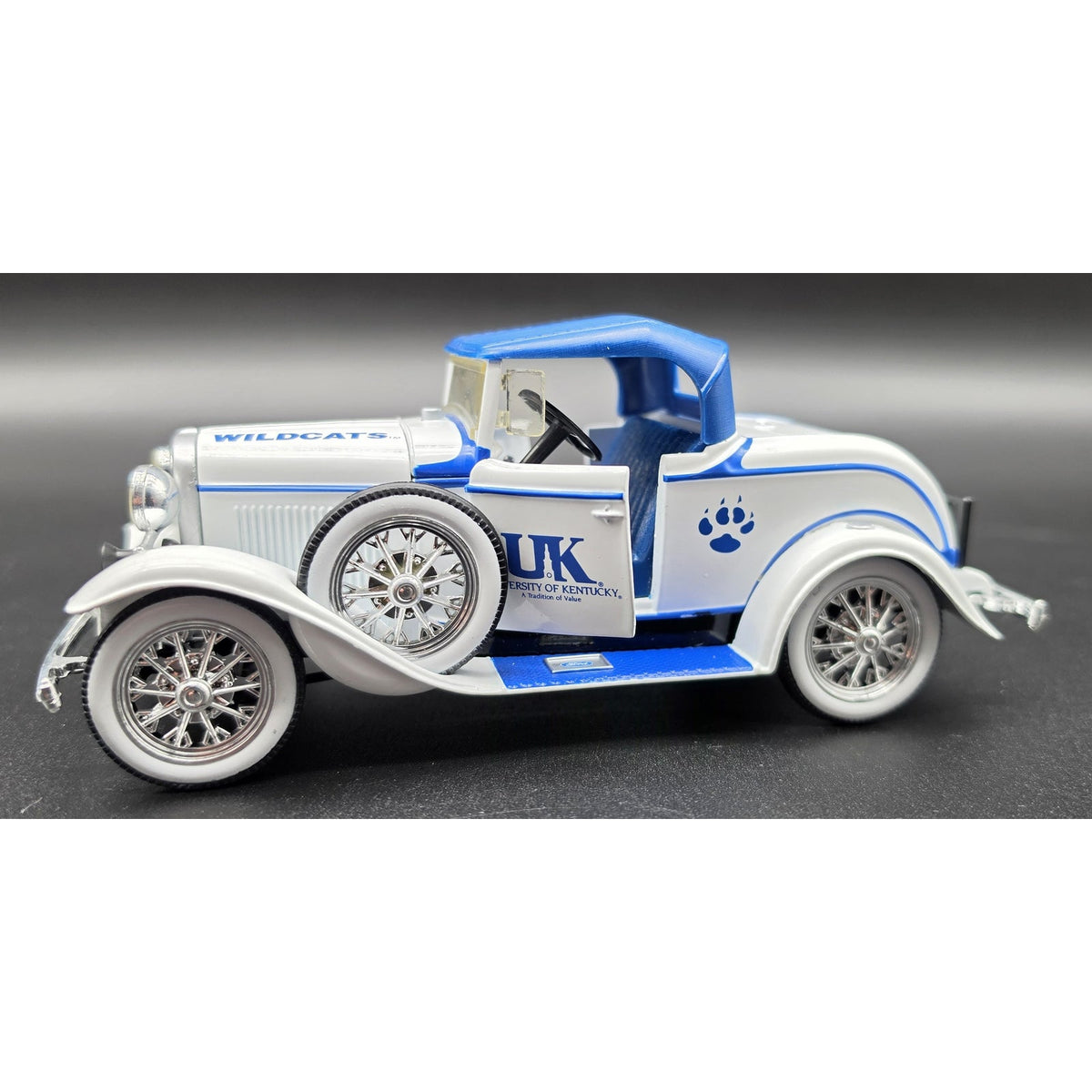 Vintage ERTL Kentucky Wildcats 1930 Ford Model A Convertible Roadster Bank Key 1:24