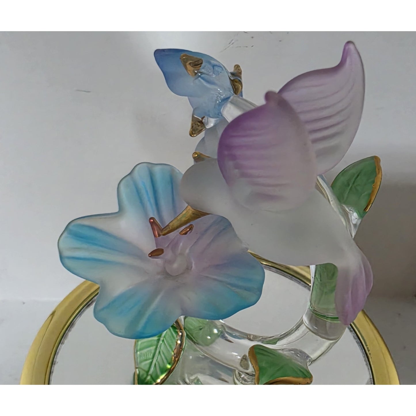 Vintage Mirrored Hummingbird Glass Art Music Box Rotating Gold Trim Plays