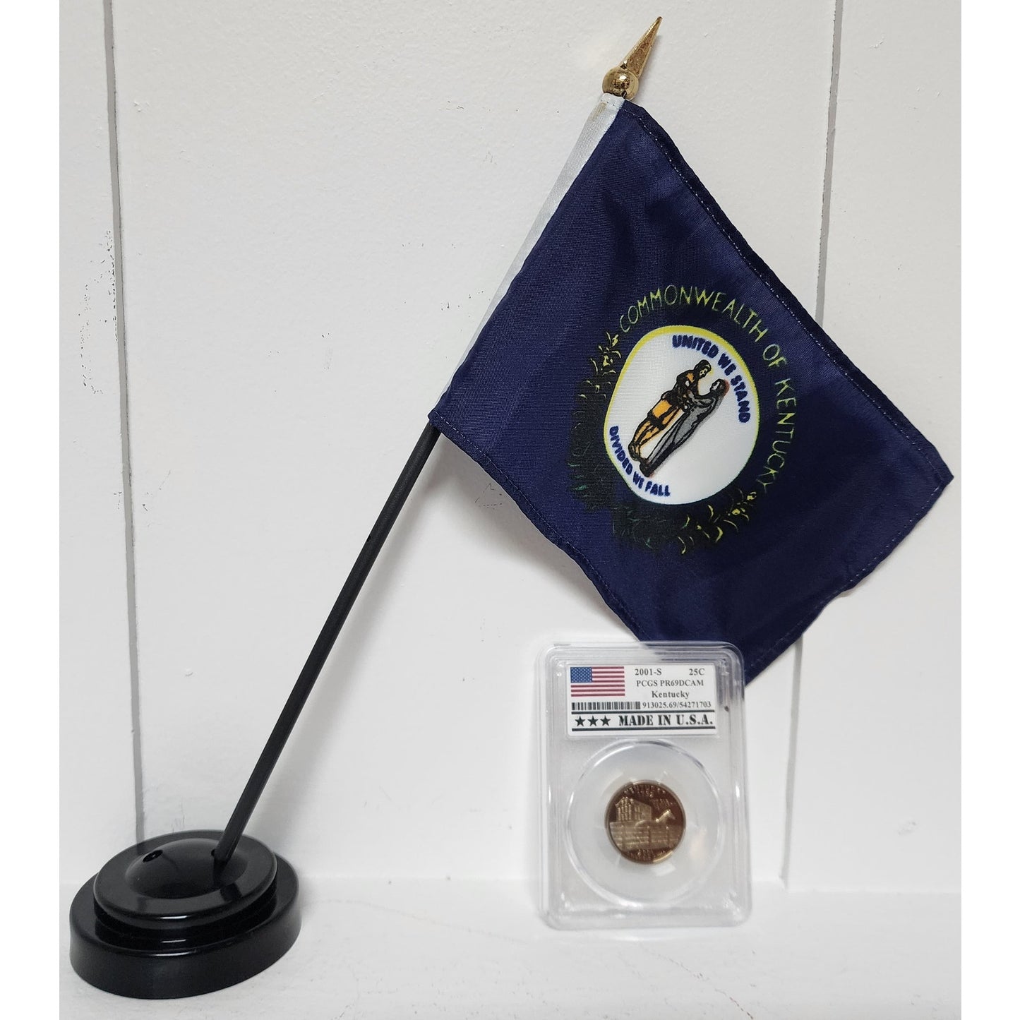 Kentucky 2001 PCGS PR69 Quarter w/ 4x6 KY Desk Flag & Stand Collectible Set